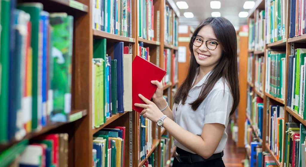 Edad de Ingreso Universitario en Tailandia