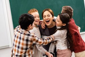 Felicitaciones a Profesores: Guía para Destacar su Labor