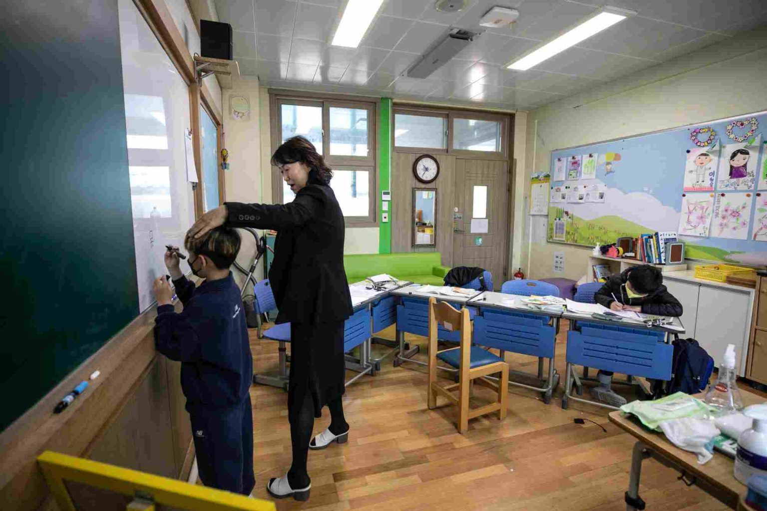 School Hours in Korea What Time Do They Start?