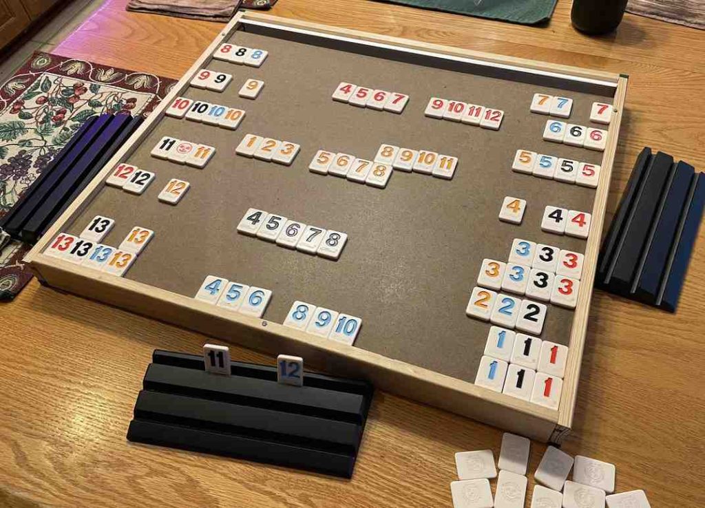 Cómo jugar al Rummikub: reglas, estrategias y trucos