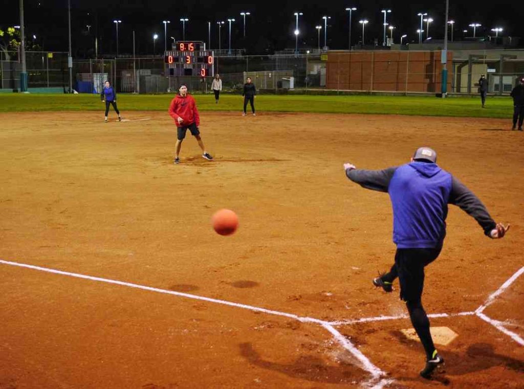kickball: cómo jugar, reglas básicas y consejos