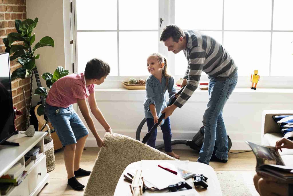 Edad Ideal para Enseñar a los Niños a Limpiarse Solos
