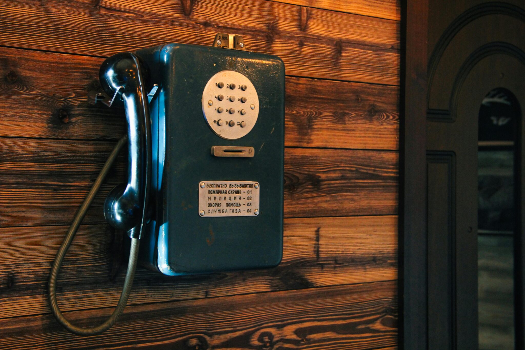 Tapped Phone Signs That Could Give It Away