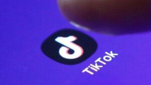 App falsa de TikTok