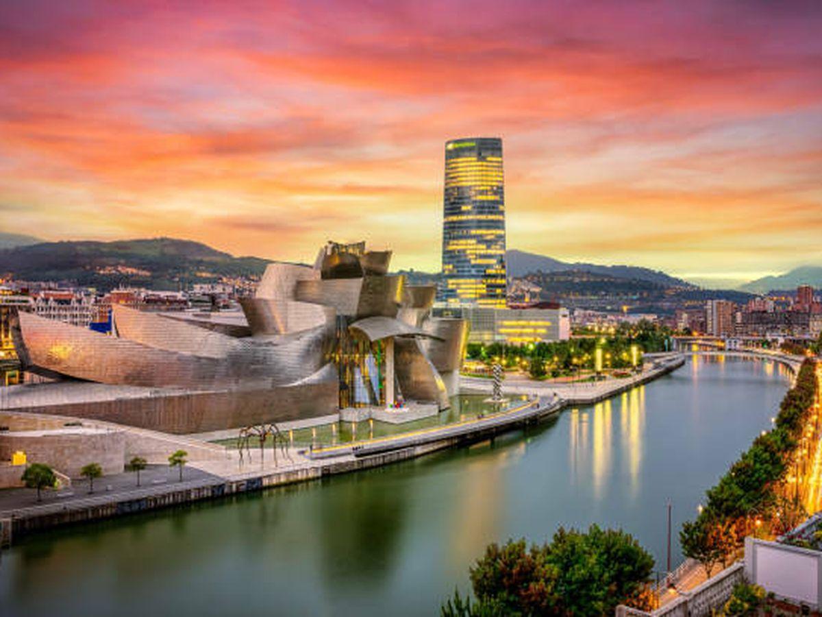 Antiguo puerto de Bilbao y actividades comerciales
