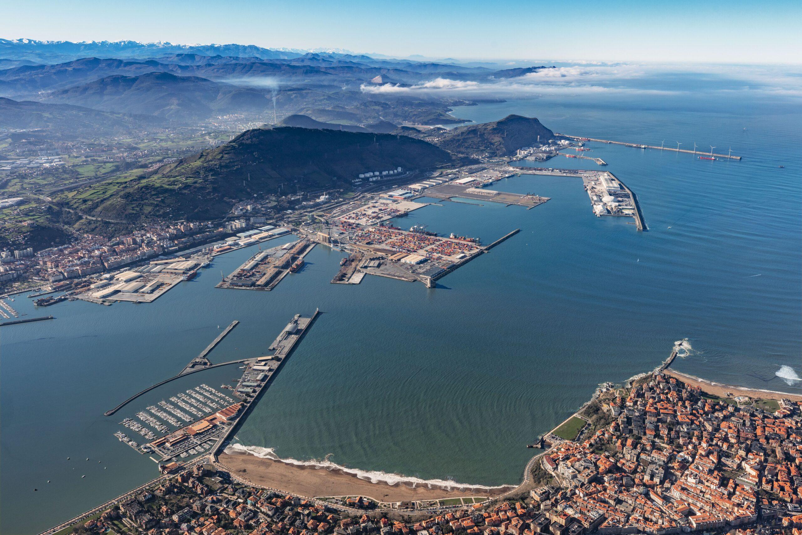 Puerto moderno de Bilbao