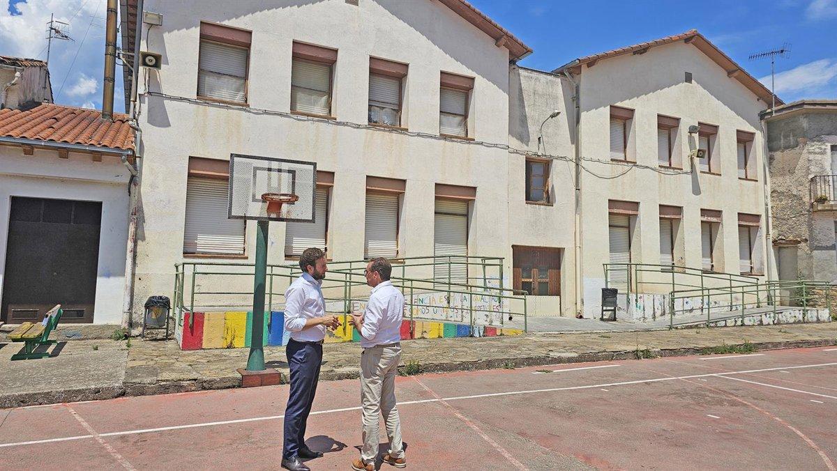 niños en escuela rural