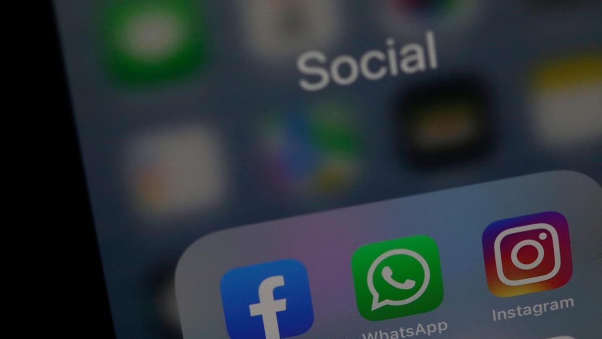 eliminación de cuentas en redes sociales