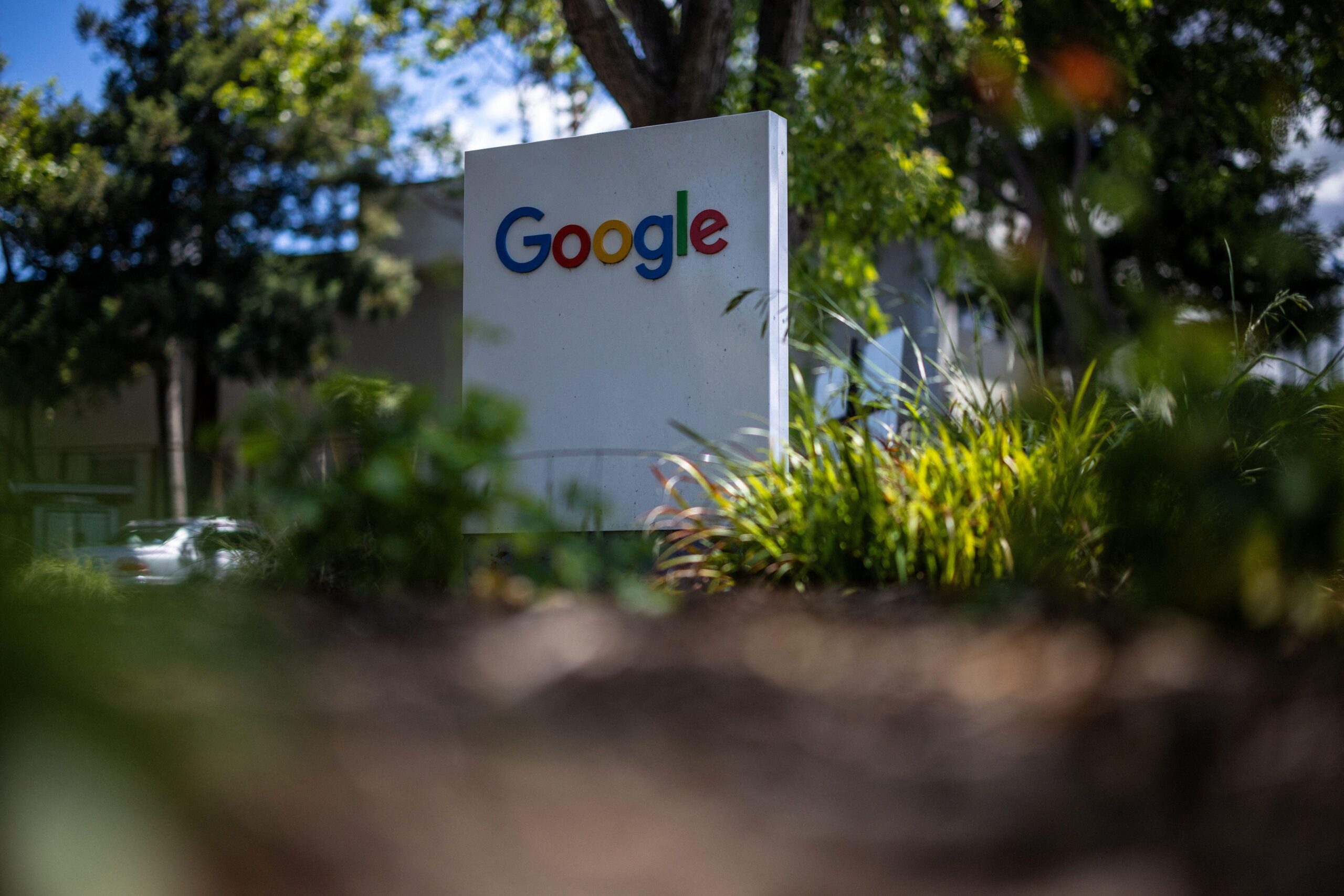Desarrolladores en Google trabajando con IA