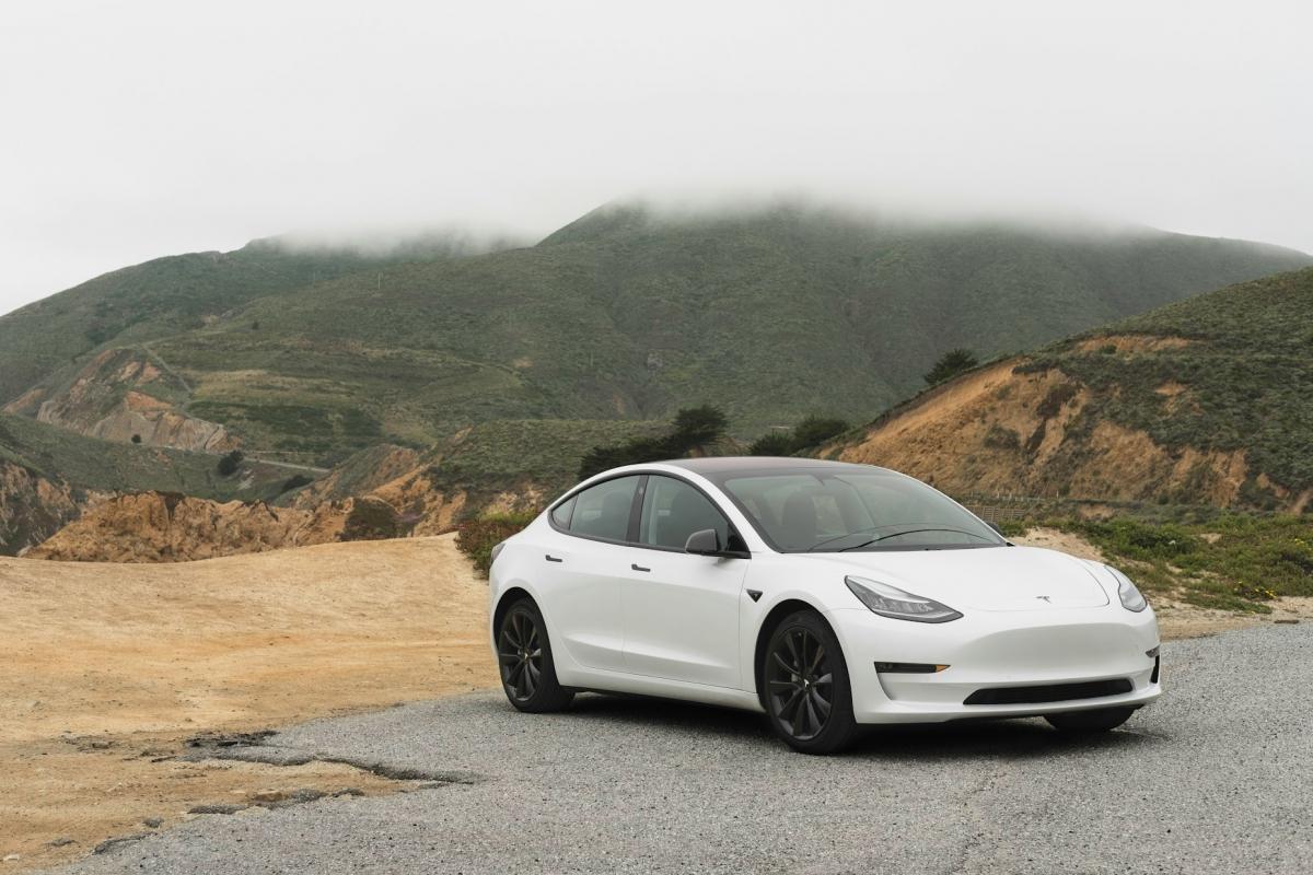 Grok en Tesla con AMD Ryzen