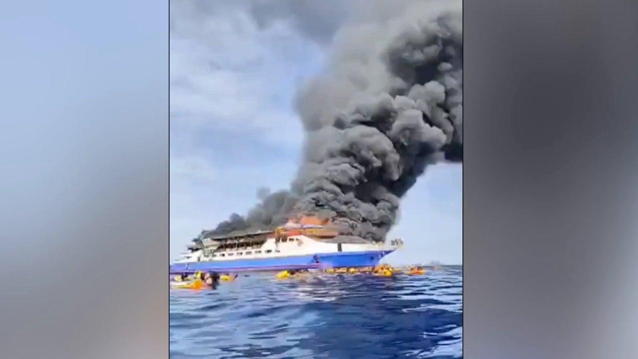 Operativo de rescate incendio ferry Indonesia