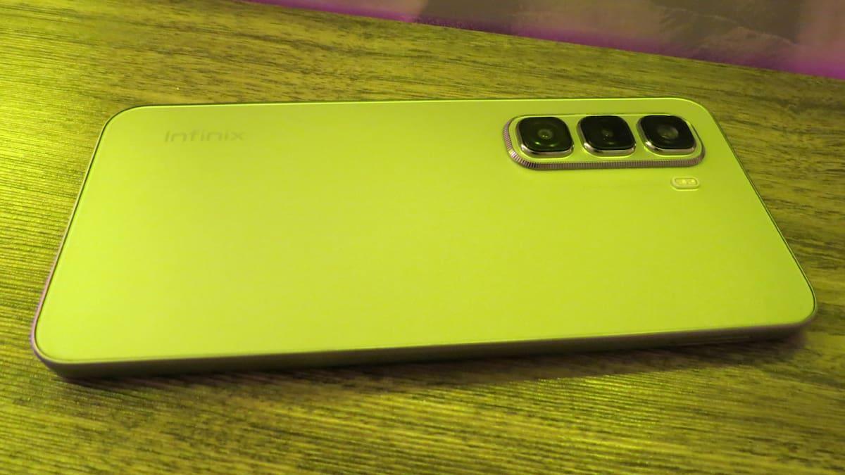 Infinix Hot 50 Pro pantalla y diseño