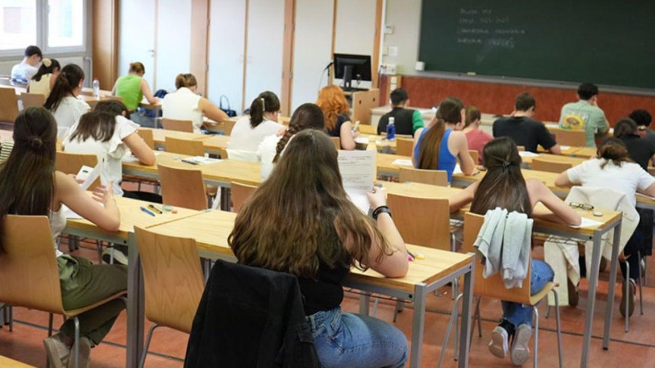 Notas de corte UCLM 2025