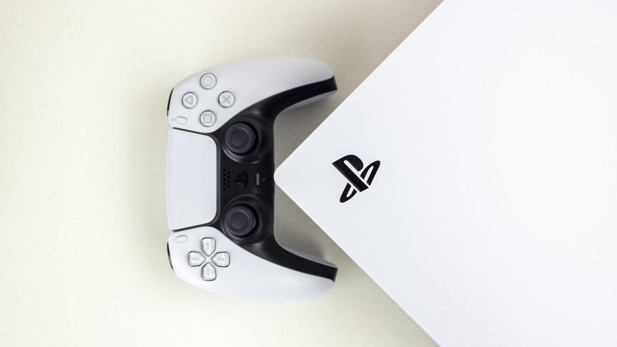 Foto de una consola PlayStation 5 Pro