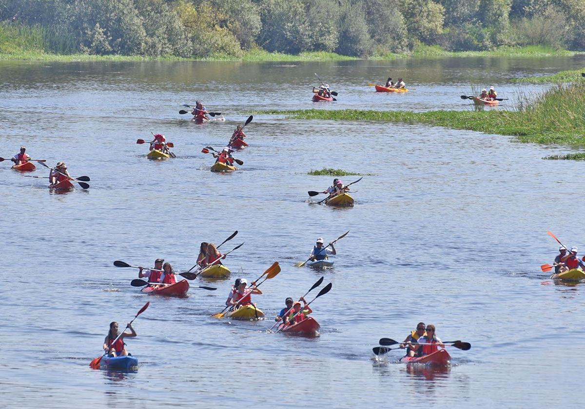 Aventura en el río Alagón participantes en el descenso