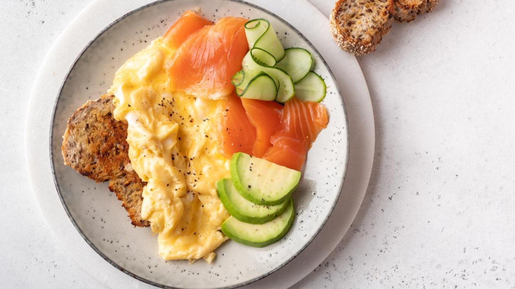 Comida saludable y equilibrada en desayuno