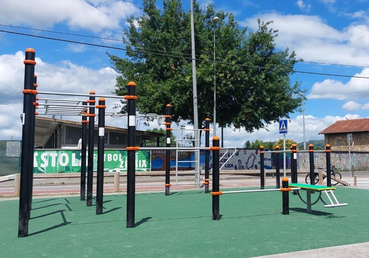 Ejercicios al aire libre en parques y zonas urbanas