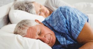 Dormir más de nueve horas y riesgo