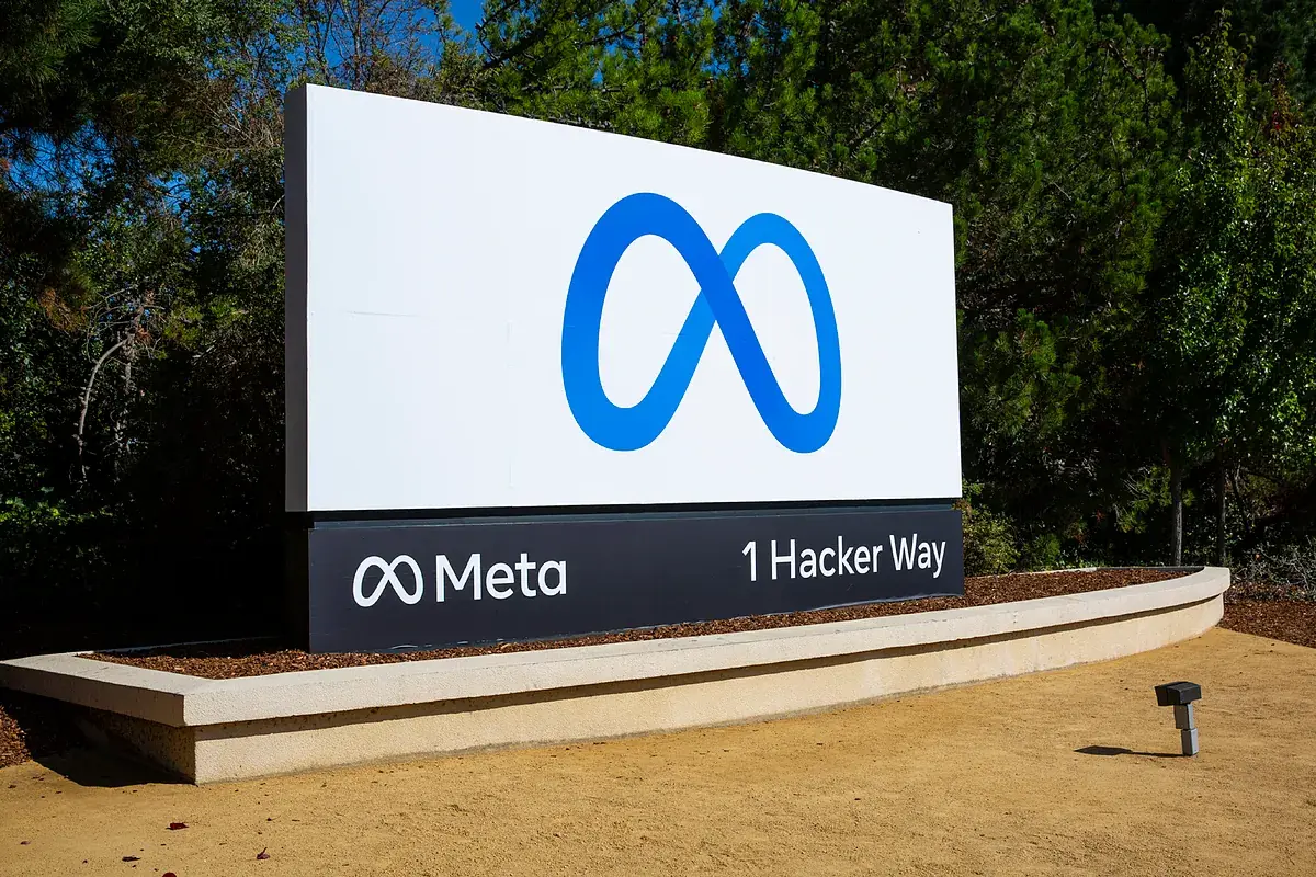 Colaboración de IA entre Meta y Midjourney