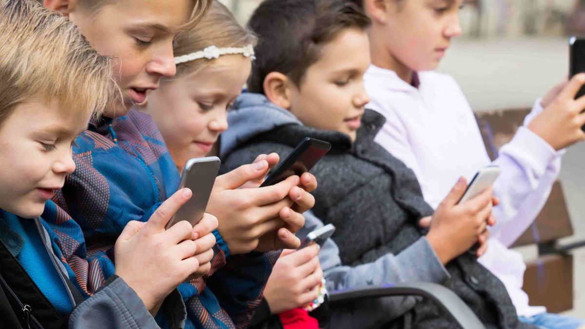 Impacto de las redes sociales en la salud mental juvenil