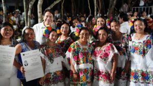 INEA ofrece alfabetización y educación básica a más de 7 mil personas indígenas en México