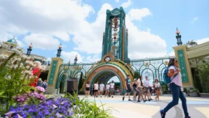 Muere un hombre de 30 años tras quedar inconsciente en una montaña rusa del parque temático de Universal Studios