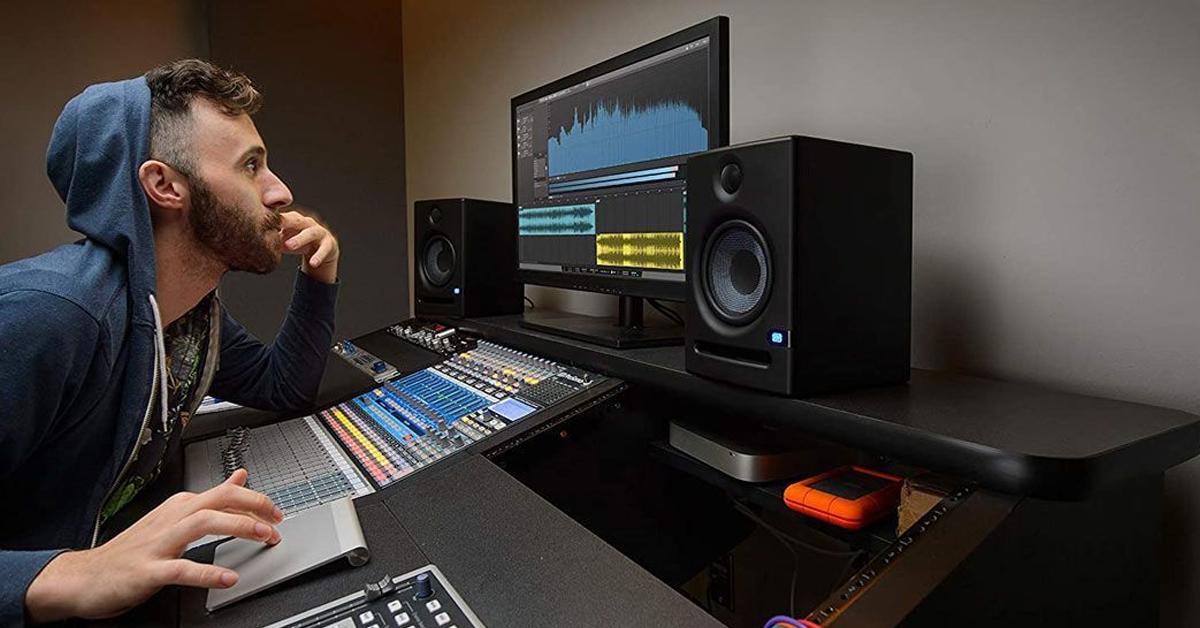 Altavoces activos de estudio