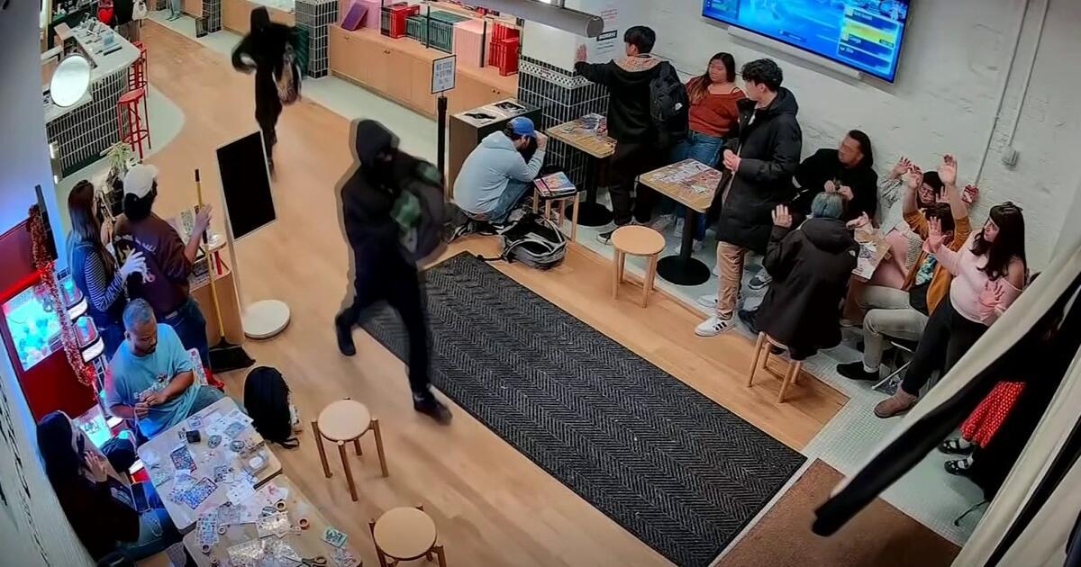 Robo en tienda de cartas de Pokemon