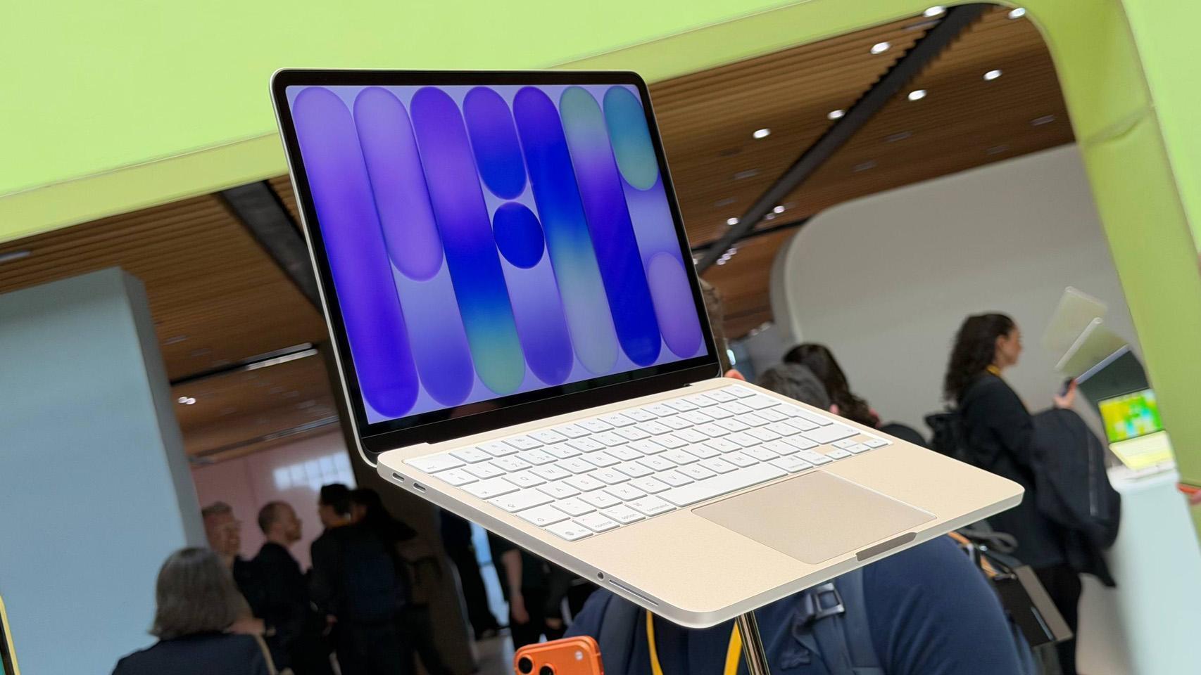 Puertos y conexiones de MacBook Neo