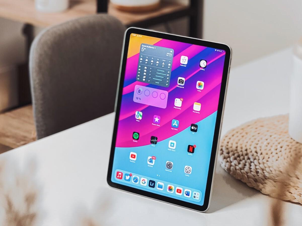 iPad en uso con aplicaciones iPad en uso con aplicaciones