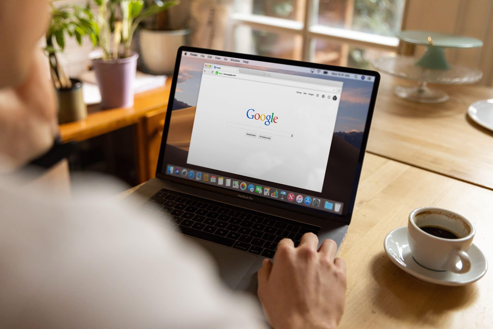Interfaz de Googlebook con Gemini