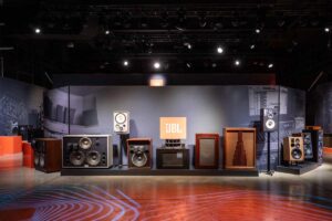 JBL celebra 80 años de innovación en sonido