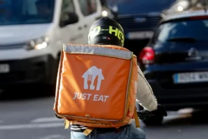 Just Eat permitirá pedir comida a domicilio por WhatsApp en España