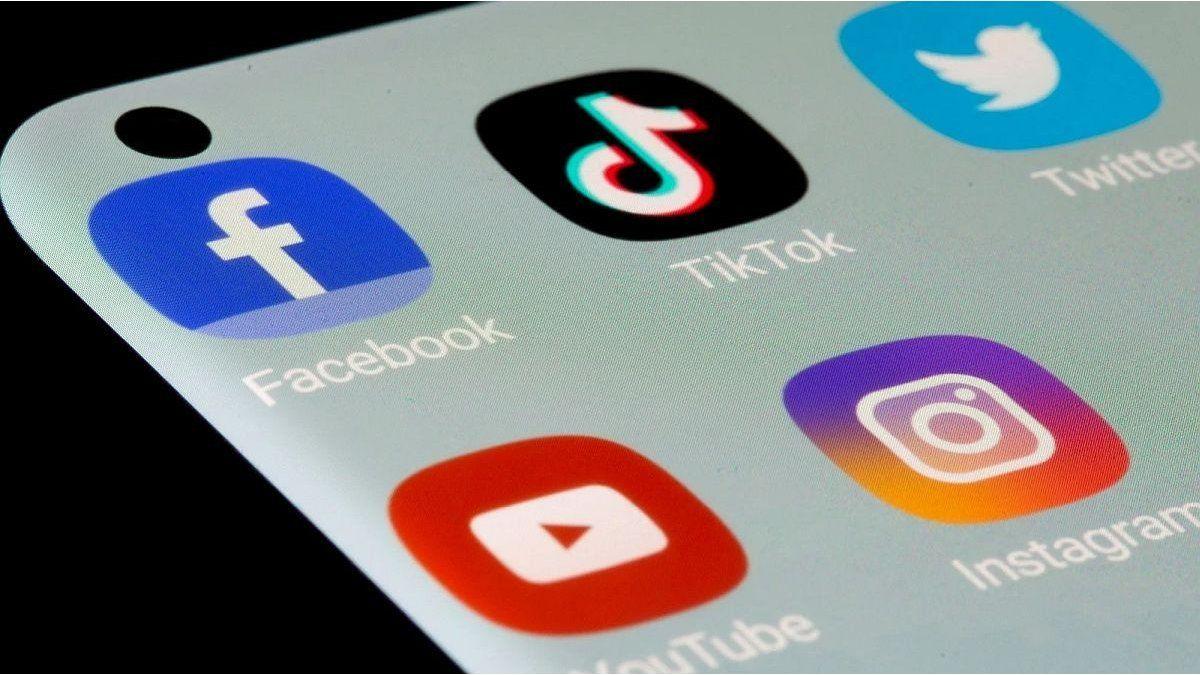 Demanda judicial contra redes sociales por adicción