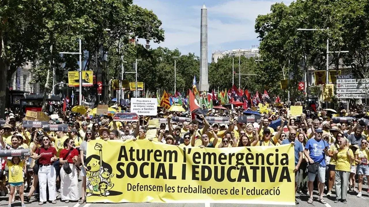 Unidad educativa Estudiantes y profesores unidos por una educación digna