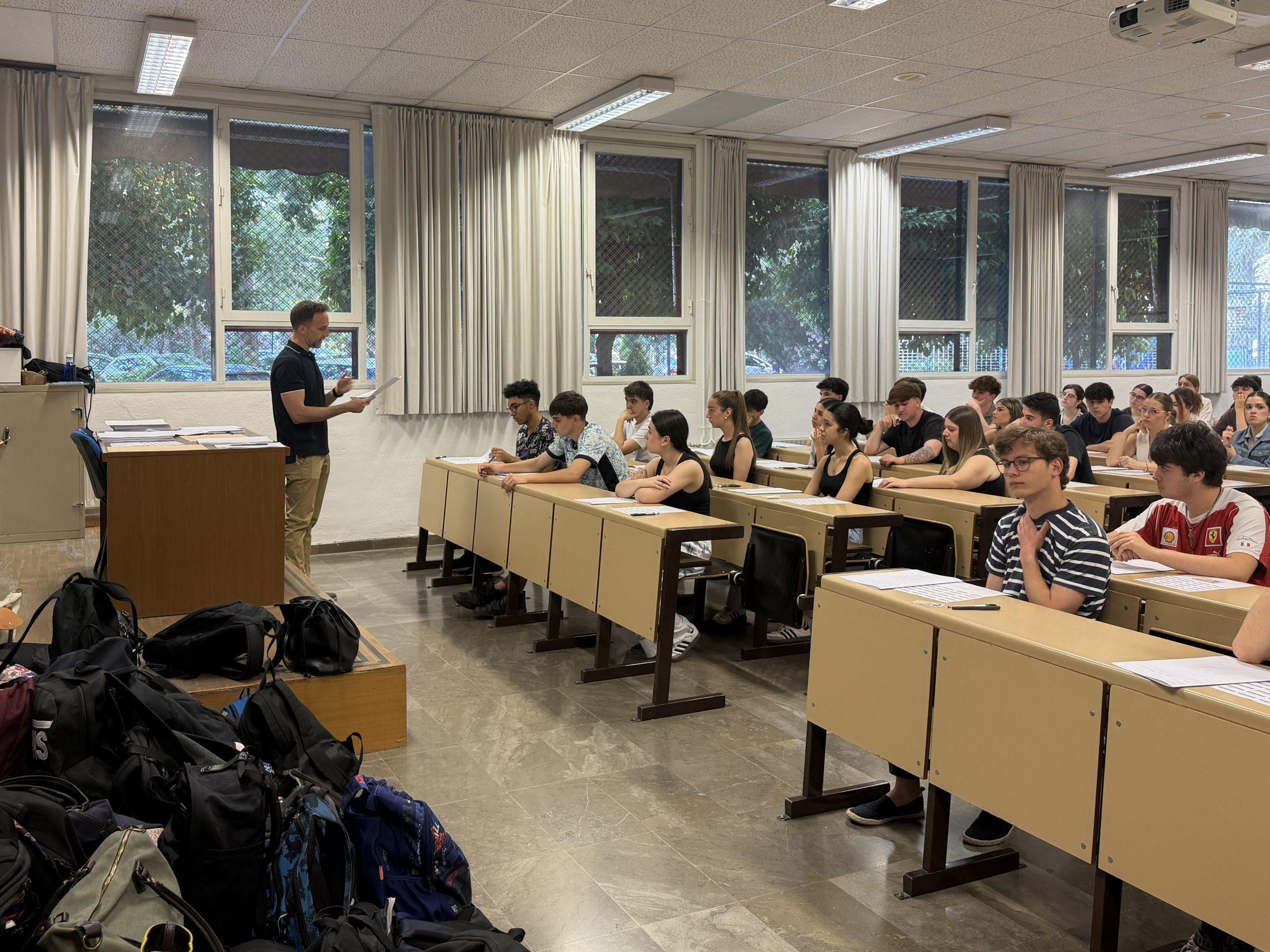 Control de seguridad en exámenes universitarios