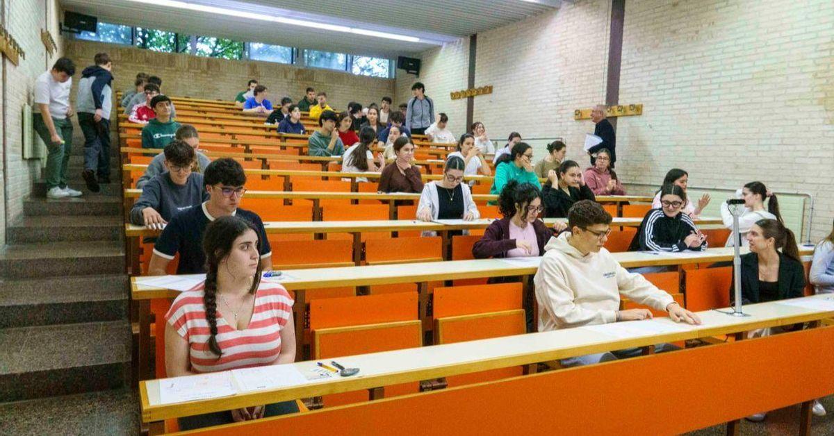 大学中心的档案照片