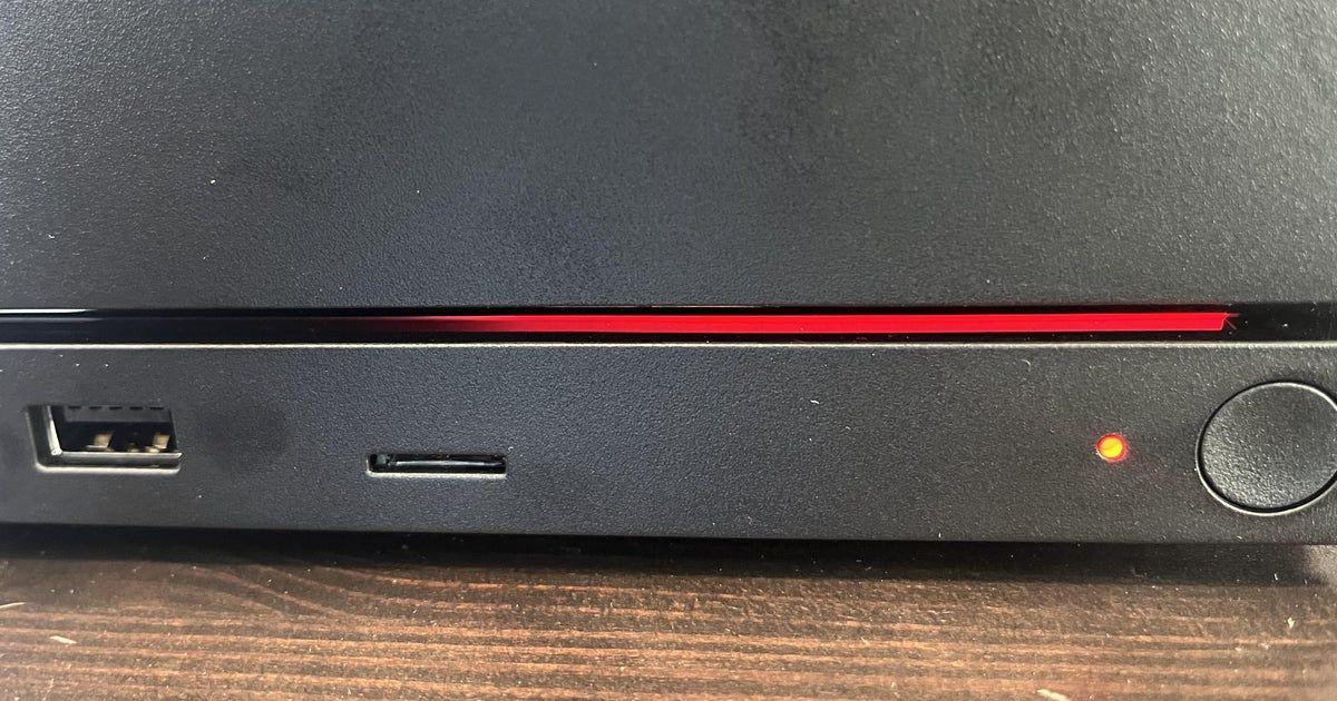 Logotipo de Steam en la barra frontal con luz roja