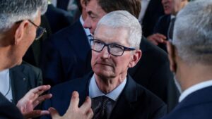 reunión Tim Cook Comisión Europea Siri AI