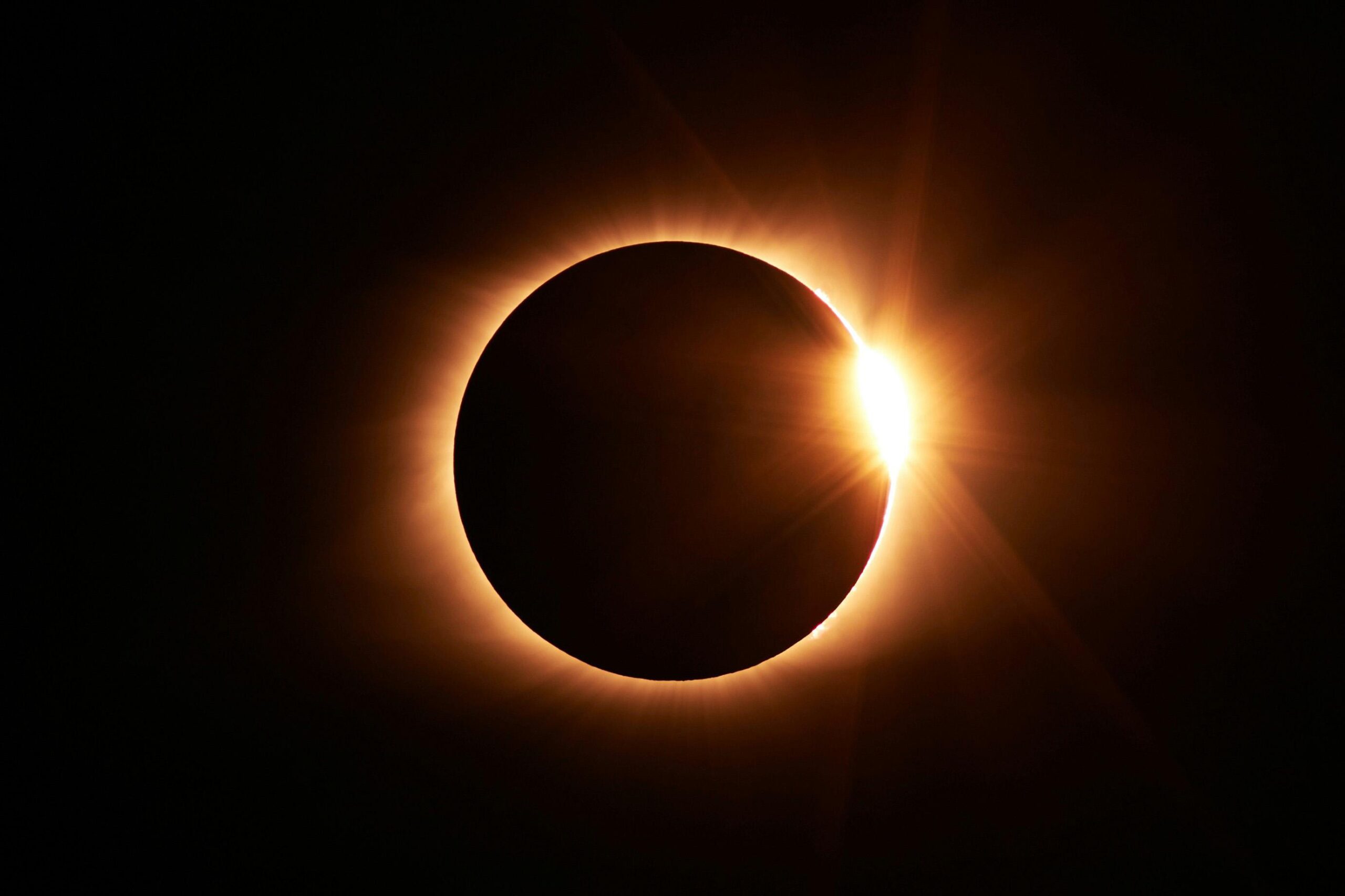 Eclipse solar total