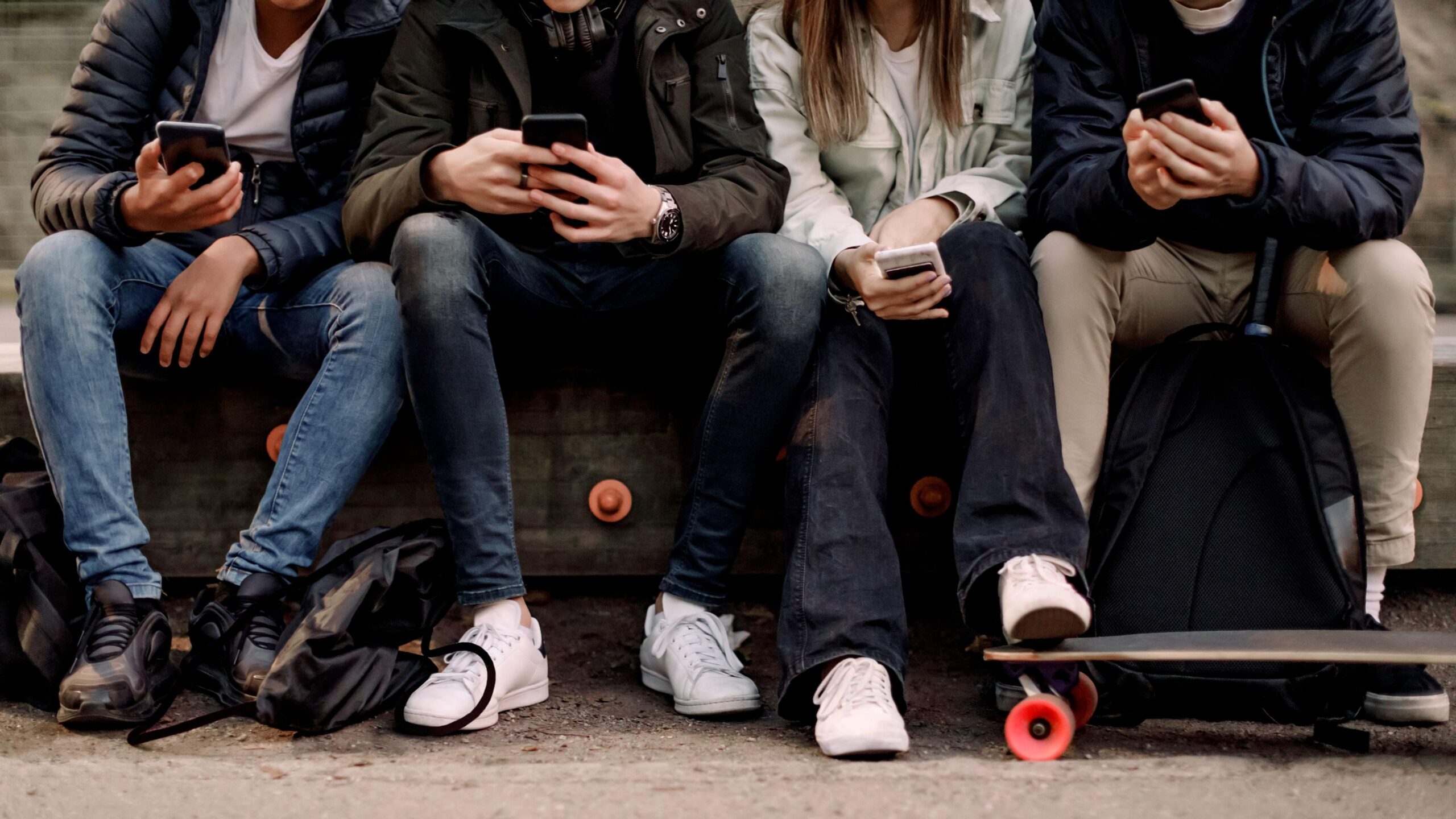 Prohibición de redes sociales para menores de 13 años en Europa