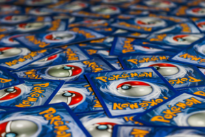 Colección de cartas coleccionables de Pokémon, representando el contexto del juego TCG Live.