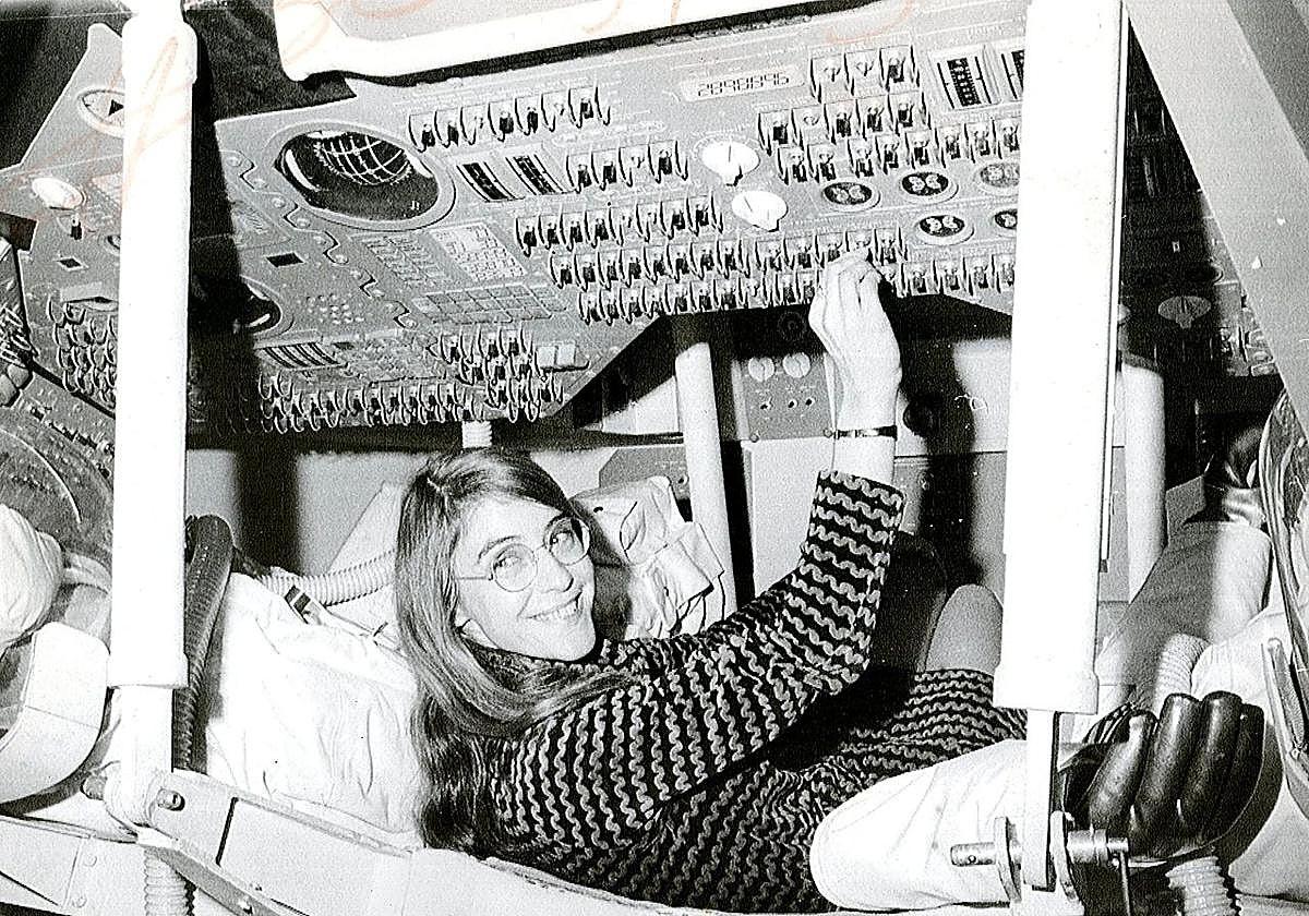 Margaret Hamilton y el software del Apolo 11 Margaret Hamilton y el software del Apolo 11