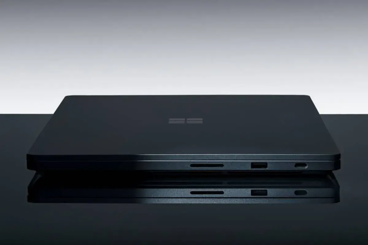 Surface Laptop Ultra con RTX Spark Surface Laptop Ultra con RTX Spark