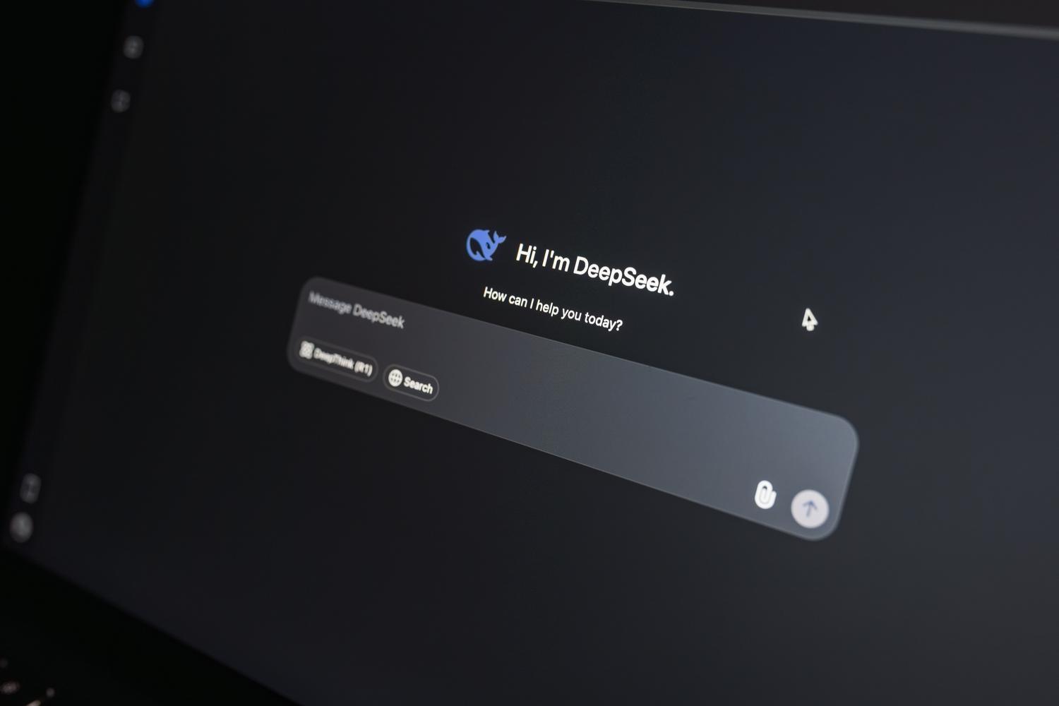 Interfaz de chat de inteligencia artificial en un ordenador para la interacción con documentos digitales.